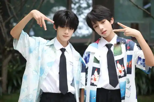 tf家族四代白衬衫造型