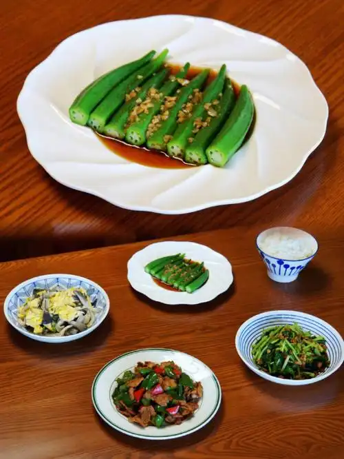 家常菜极简版家常做法白灼秋葵