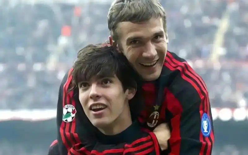 爱的魔力转圈圈 就是踢不进啊(今日封面,舍瓦与卡卡,可惜我没有)