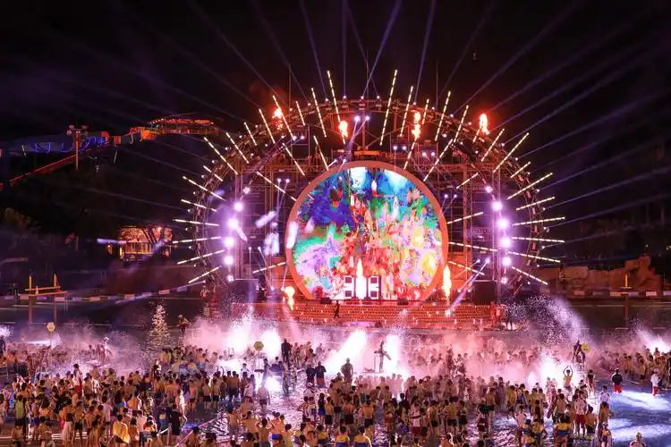 "长隆水上电音节"暑期每晚都将火爆上演.