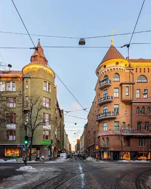 98】    赫尔辛基,这座位于芬兰的首都城市,以其独特的设计风格和