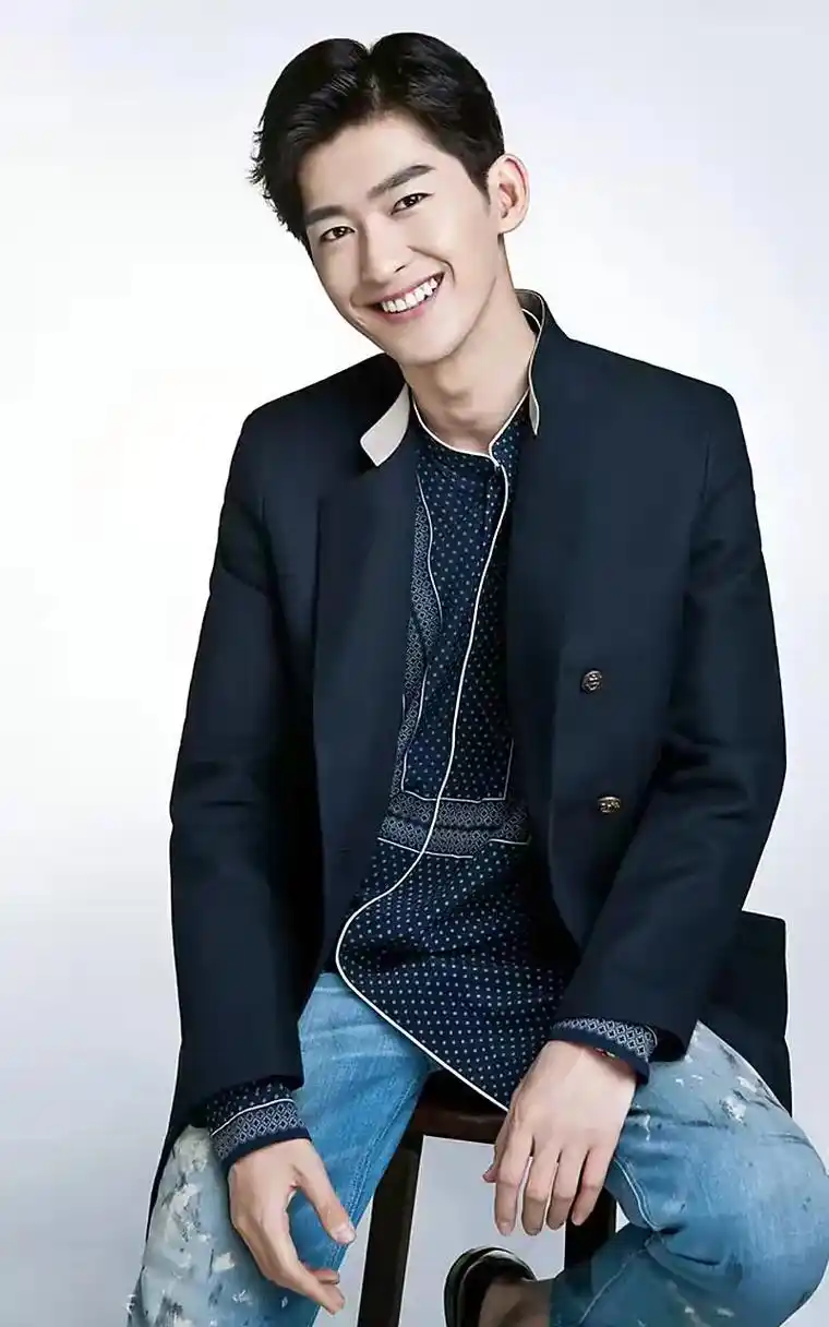 张翰 张瀚哥哥真的超级帅,我看一起来看流星雨的时候我真的很 - 抖音