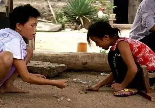 70,80后,90后,小时候上学的场景!你还记得吗?