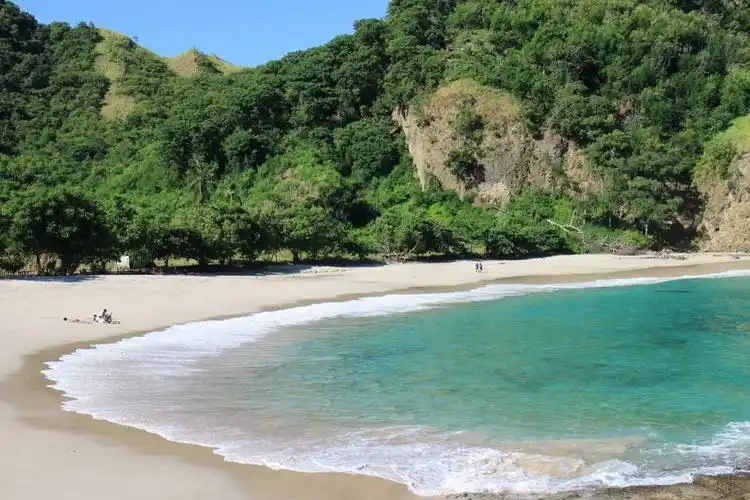 flores岛探险记~~~科莫多国家公园(komodo)及kelimutu三色湖