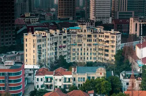 路699号—731号的一幢西班牙式公寓大楼,被列为上海市优秀近代建筑