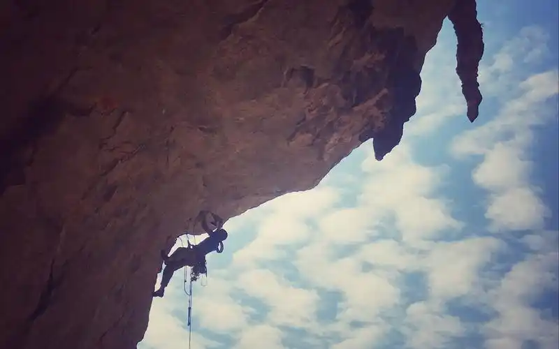 岩馆400家爱好者30万,中国攀岩疾速向上