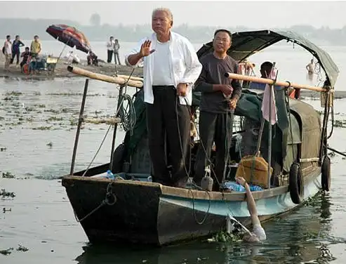 溺水漂亮女子身亡图:溺水而亡的尸体现场图(图文)