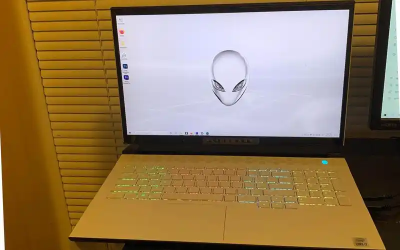 外星人m17r4开箱视频