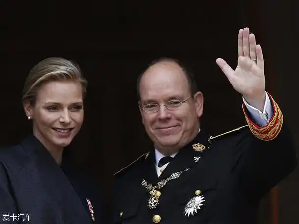 摩纳哥公国元首阿尔贝二世亲王与妻子查伦维特施托克(charlene