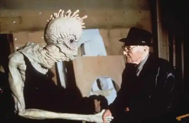 午餐|科幻电影|欲望号快车|伊丽莎白·泰勒|大卫·柯南伯格_网易订阅