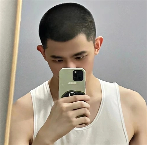 典帅气寸头发型 检验颜值的标准_男士短发 - 美发站