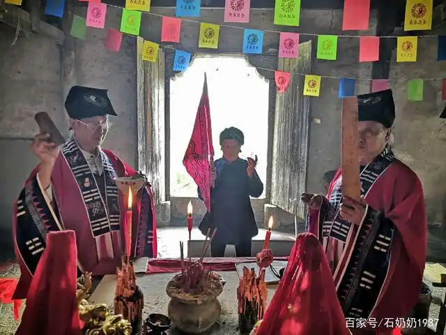 湘西草鬼婆石奶奶之湘西情蛊文化