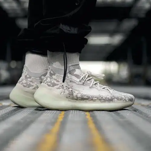 阿迪达斯椰子yeezy380v3boostaline外星人跑鞋