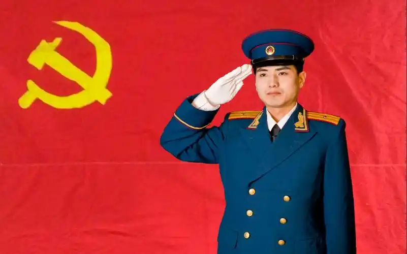 55式校官礼服(显微镜下的金丝绣)