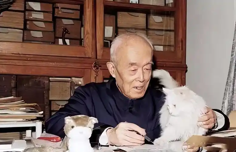 12001年,已经90岁高龄的季羡林不幸同时患上两种癌症——前列腺癌和