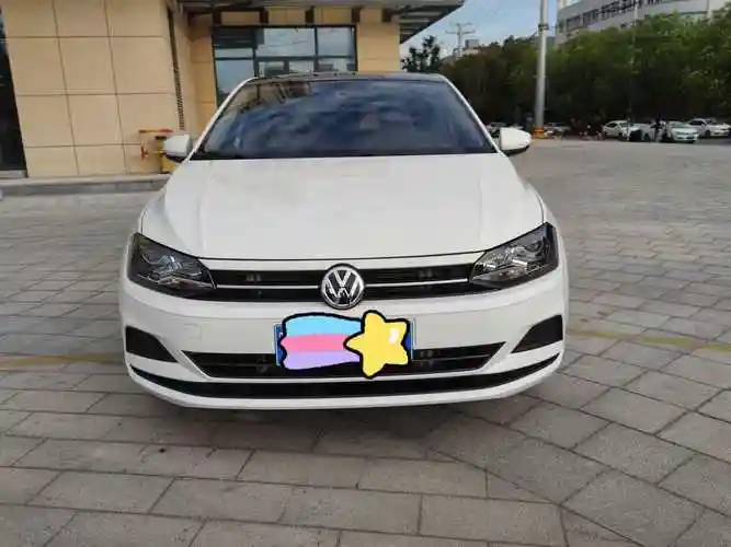 2020年7月大众polo2019款plus15l自动炫彩科技版白色手动挡