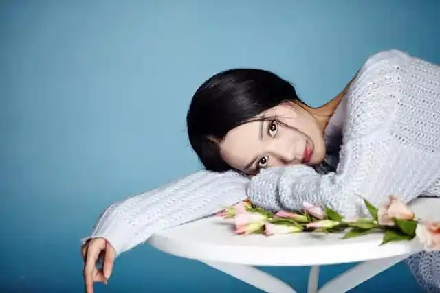 赵艺涵清纯大气,性格开朗阳光,多才多艺的她掌握多种民族乐器