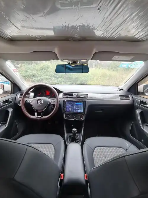练手代步车 17年上牌大众桑塔纳 ,1.6手动挡带天窗,车 - 抖音