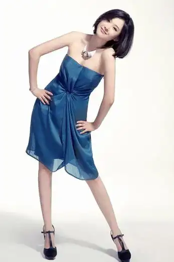 刘滢《迎春花》热播 演绎"红色芭比"