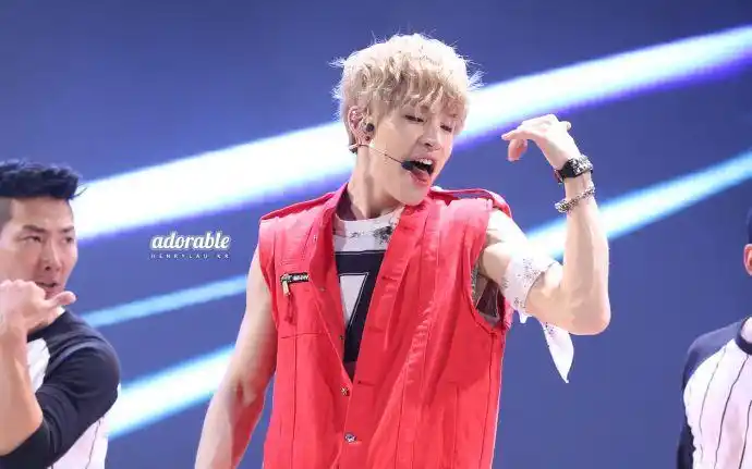 【henry 刘宪华】13年红衣金发小萌亨 trap 正面舞蹈完整版饭拍