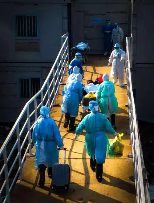 感动中国一2020战"疫"图片选