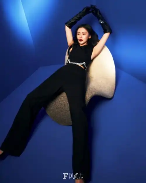 张天爱风尚志六月刊封面##张天爱双面摩登大片##时尚新封面