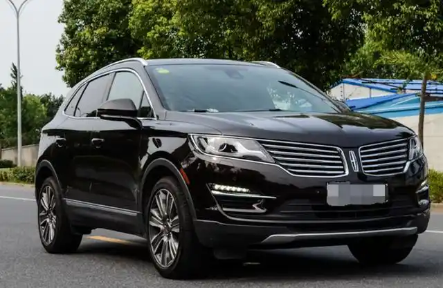 小李30万买到林肯mkc越野,开了一个月后油费却要3千_懂车帝