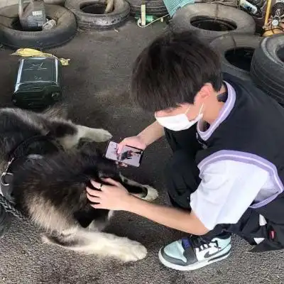 气质真人成熟高冷男头 爱意飘散_男生头像_我要个性网