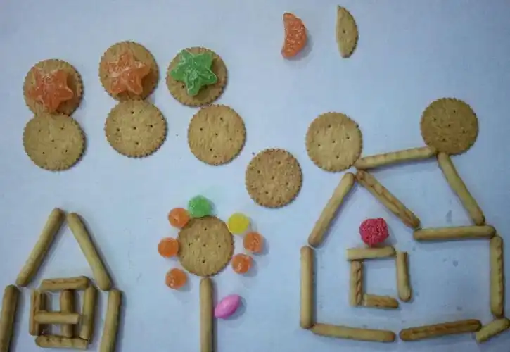 创意启蒙1班孩子们的作品《有趣的拼摆》