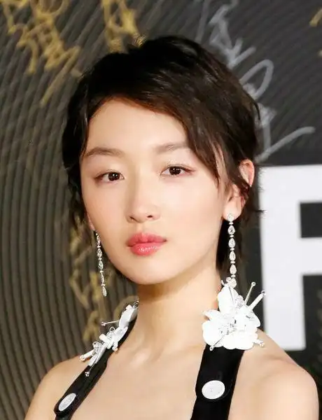 仙气达人周冬雨上线!快get粉嫩水珠唇