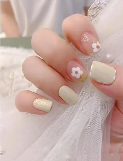 夏日里的小清新美甲,唯美百搭又时尚,款式多样可以自由选择