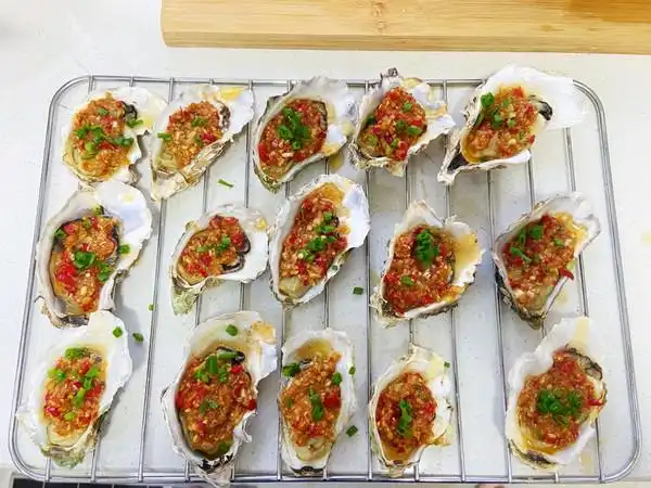 金库崽子妈做的烤生蚝