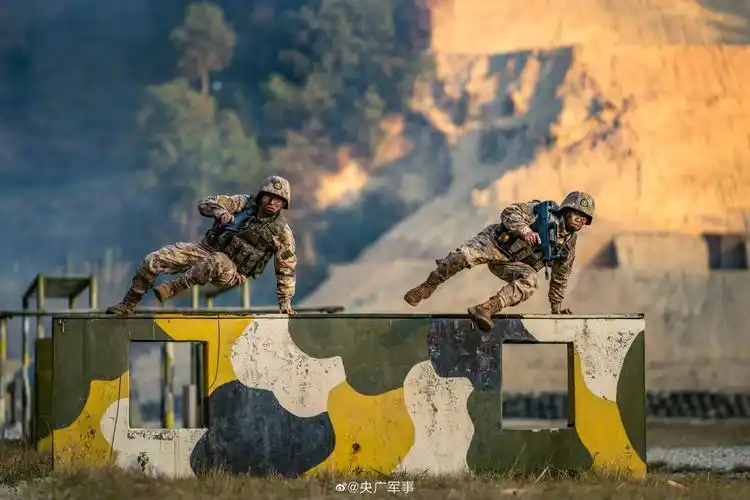 大片来袭!9图感受陆军官兵震撼战斗力_央广网