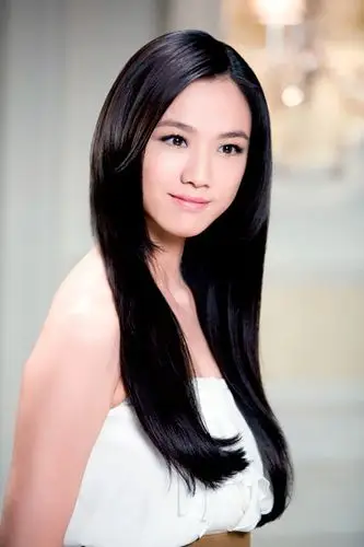 问一个明星的名字,是潘婷代言人.有照片.