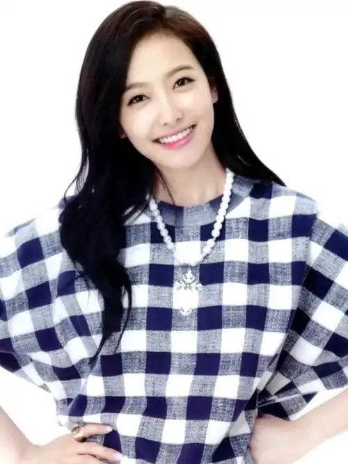 说到女团,就不得不说到宋茜宋茜是韩国组合的第一位中国队长~她所在