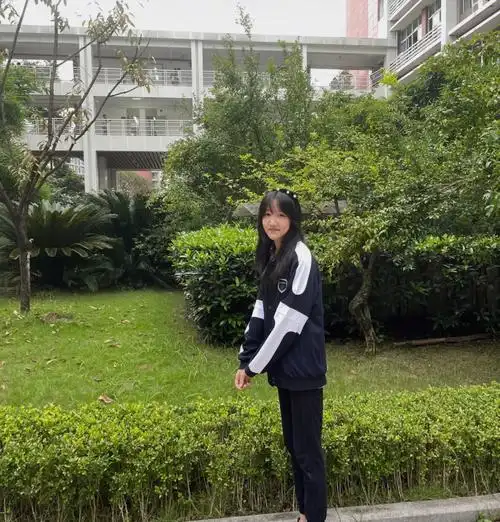 重庆鲁能巴蜀中学   #校服  #女高中生