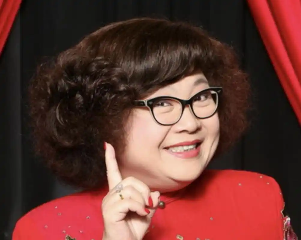 郑少秋为沈殿霞摘掉戴了38年的假发,但人已死,还有何用?