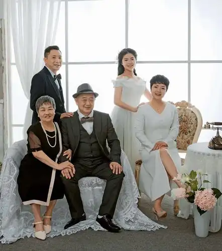 谢华松,刘云冬夫妻恩爱幸福一家人美照美篇(2020.4.1)