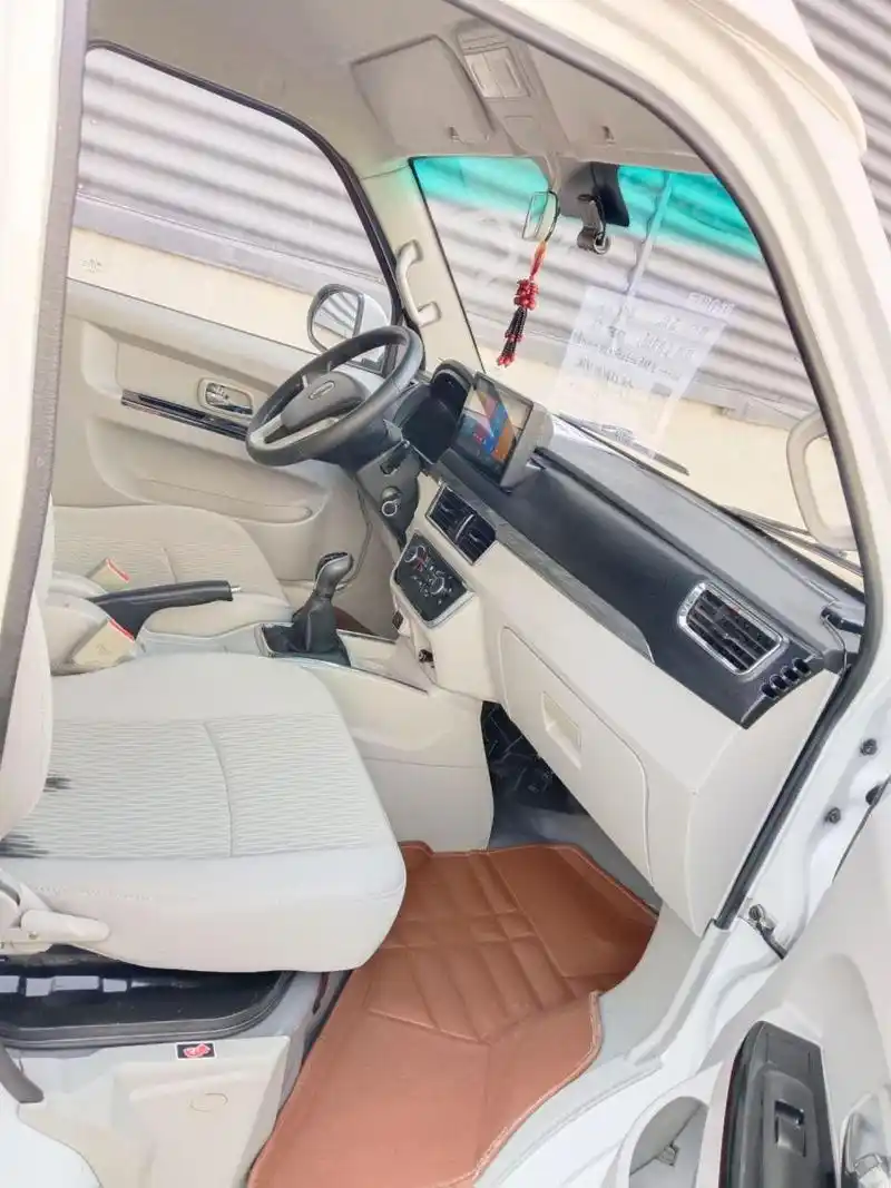 金杯新海狮s两座封闭式货车