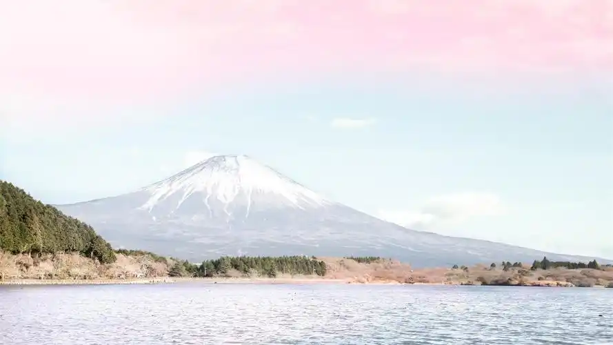 日本富士山壮丽风景高清桌面壁纸