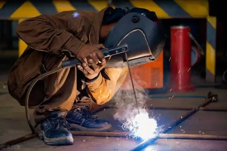 南宁招聘网2022年南宁找工作南宁招120人电焊工月薪8500