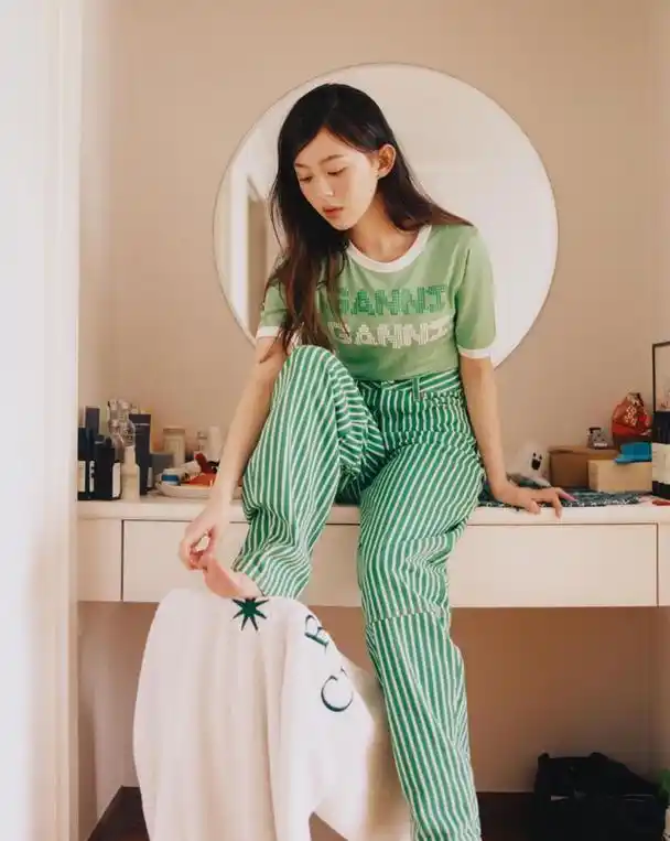 韩国女演员.03年的清纯妹子