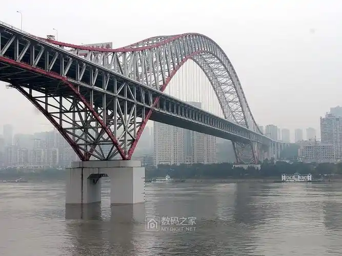 10几年前世界上跨度最大的钢桁架拱桥重庆朝天门长江大桥