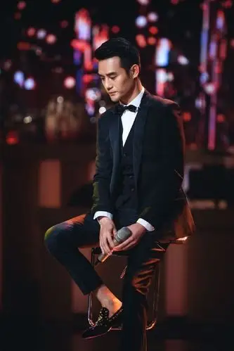 王凯kkw##王凯跨界歌王# 【饭拍】菌酱从@报报栗坤 那边得到了一组无