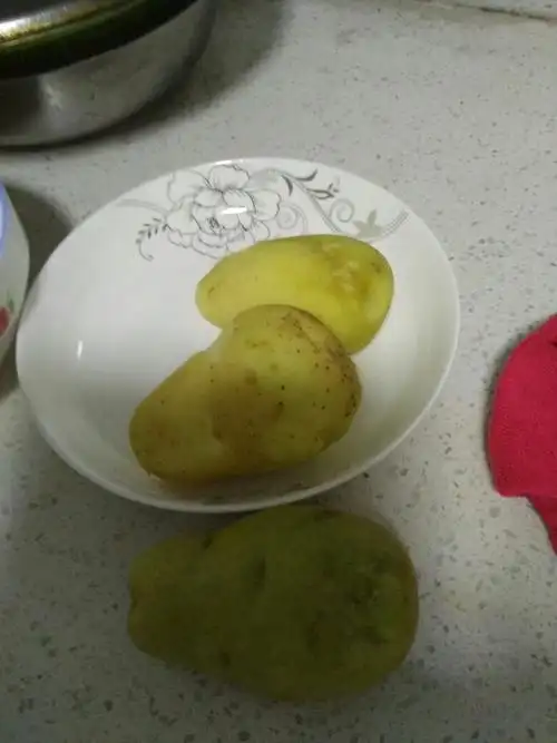 土豆发绿,能吃吗