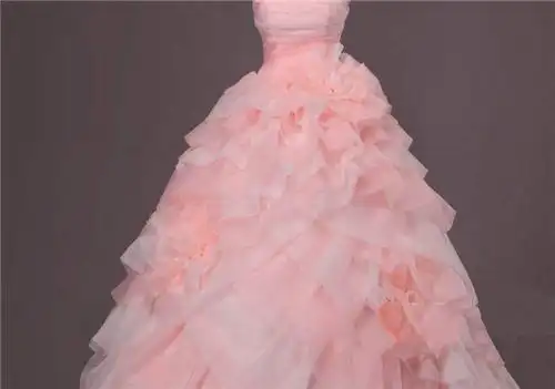 射手座婚纱图片欣赏怎样挑选合身的婚纱