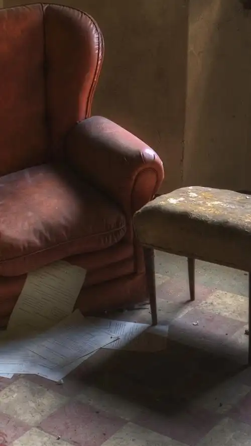 iphone 壁纸 旧电视,椅子,房间,灰尘