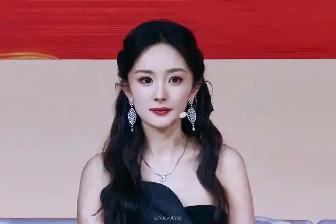 杨幂周深中路切磋##杨幂穿高定打游戏#女娲有自己的洋娃娃06