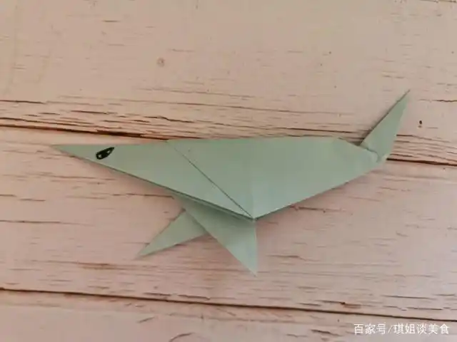 折纸:大海中的霸王"大鲨鱼",小朋友很喜欢的哦!一张纸就完成