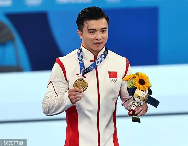 体操男子吊环刘洋夺金尤浩摘银_高清图集_新浪网